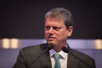 Tarcísio de Freitas depõe ao STF como testemunha de defesa de Bolsonaro