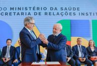 Padilha abre frente contra dengue para melhorar imagem do governo Lula