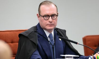 Saiba por que Zanin se declarou impedido de votar em ação de Collor