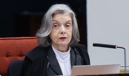 Cármen Lúcia "força" Lula a indicar mulher ao TSE