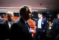 Defesas se dividem entre os que atacam e os que usam delação de Cid