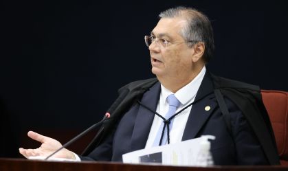 Dino acompanha Moraes e vota para tornar réus os oito denunciados
