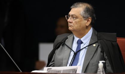 Dino: há militares "mais apaixonados por armas do que por seus cônjuges"