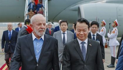 Chegada do presidente Lula no Vietnã.