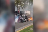 Fotógrafo fica em estado crítico após ser atingido em protesto na Argentina