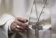 Anel do papa Francisco será quebrado; entenda