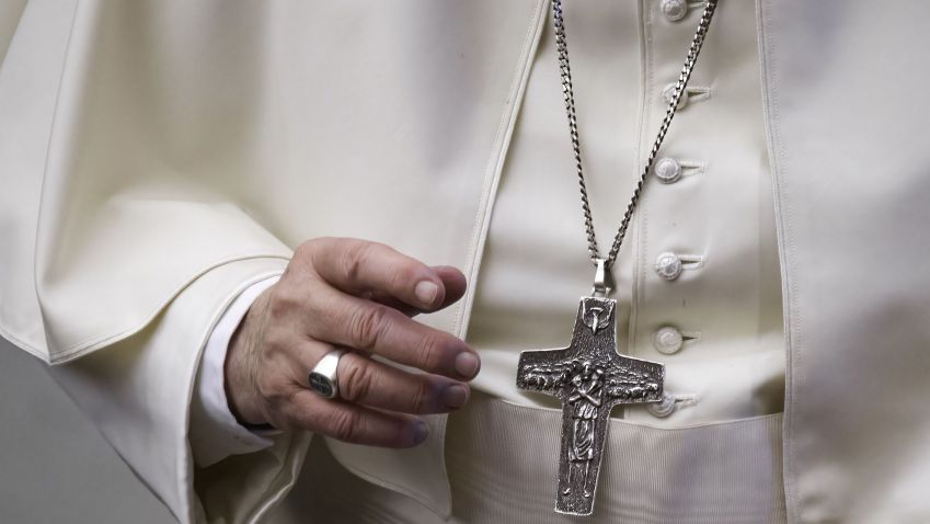 Papa Francisco com anel de prata. • Stefano Costantino/SOPA Images/LightRocket via Getty Images