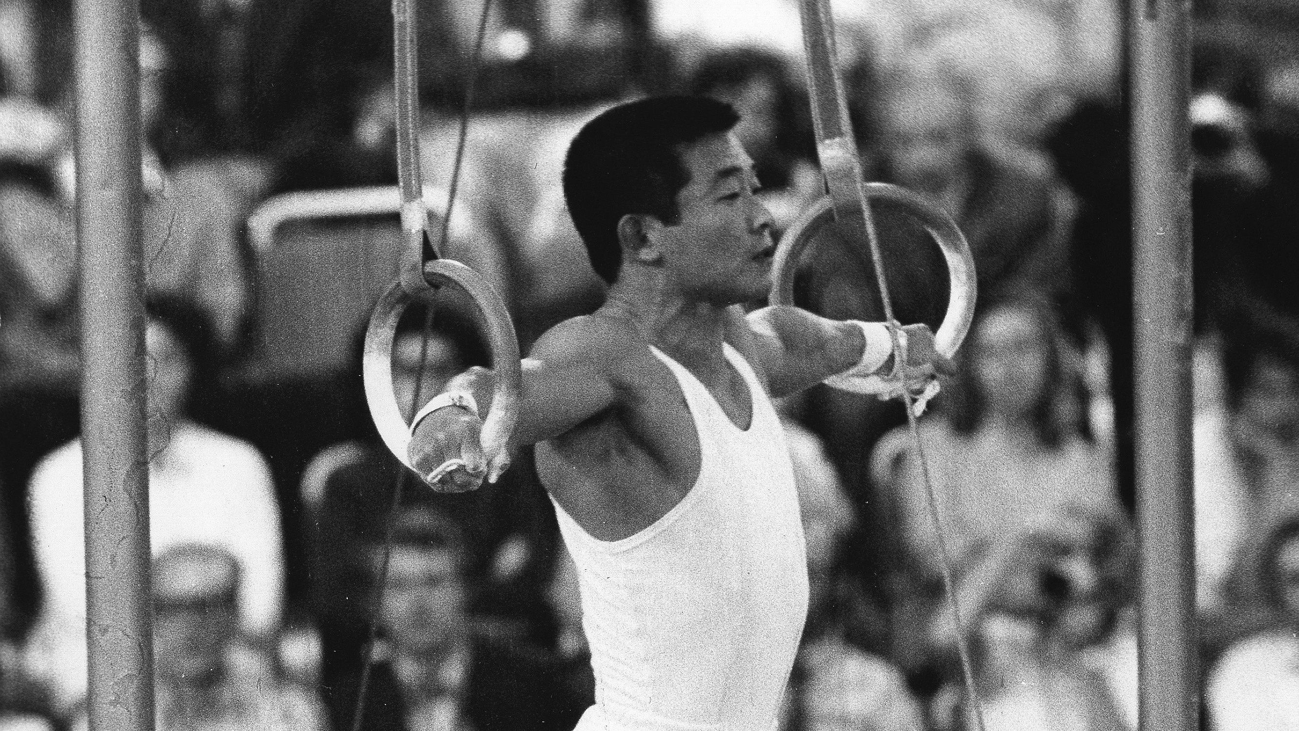 Hexacampeão olímpico, lenda da ginástica morre aos 82 anos | CNN