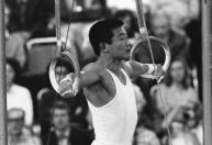 Hexacampeão olímpico, lenda da ginástica morre aos 82 anos