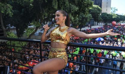 Anitta -17