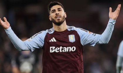 Marco Asensio durante disputa entre Aston Villa e Club Brugge