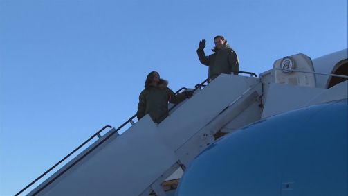 Vice-presidente dos EUA, JD Vance, desembarca na Groenlândia enquanto novo governo pede unidade