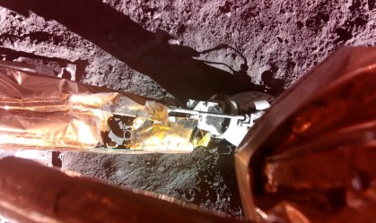 Blue Ghost compartilhou a filmagem após implantar com sucesso uma antena de banda X