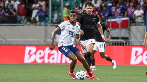 Lance de jogo entre Bahia e Corinthians pelo Brasileirão