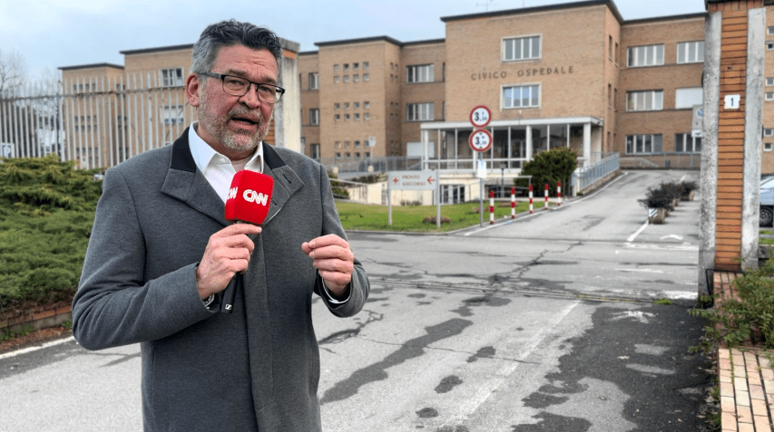 Correspondente da CNN Américo Martins visitou hospital que registrou o primeiro caso de Covid-19 na Itália • CNN