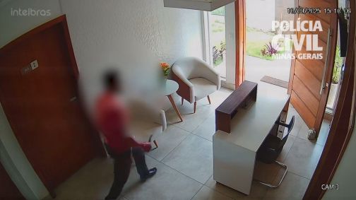 Homem é visto com canivete após atacar biomédica em MG