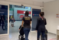 Bebê vítima de tráfico internacional de pessoas retorna ao Brasil