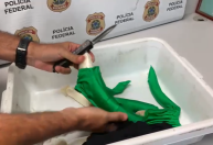 Mulher é presa com 1,5 kg de cocaína no Aeroporto do Galeão (RJ)