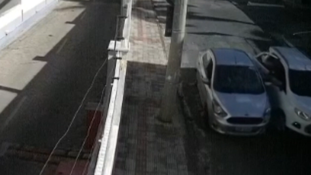 Vídeo: Entregador é sequestrado e mantido refém durante assalto em BH