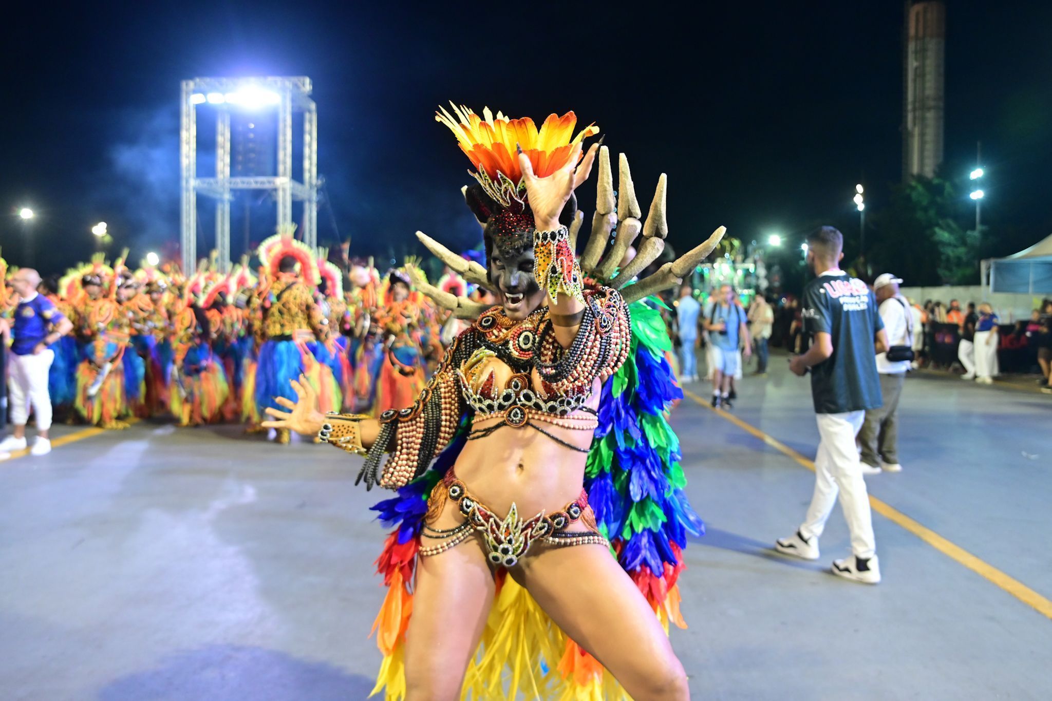 Carla Prata no desfile da Tucuruvi • Leo Franco / AgNews