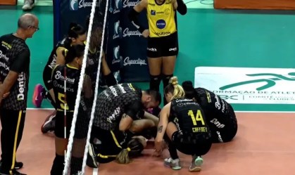 Carol Gattaz precisou de atendimento médico durante partida entre Praia Clube e Abel Moda
