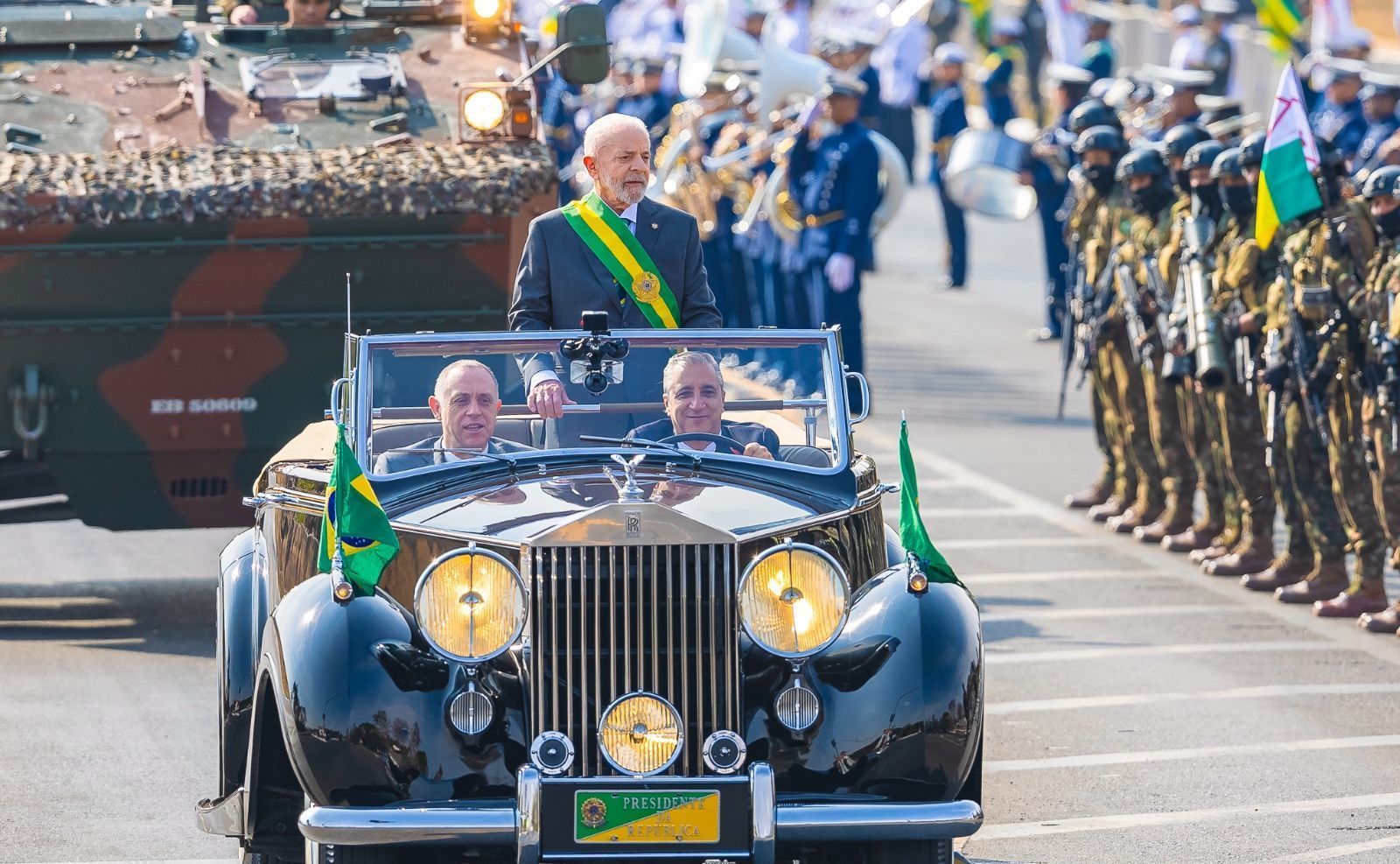 Carro usado em desfile conta com placa especial • Ricardo Stuckert/PR
