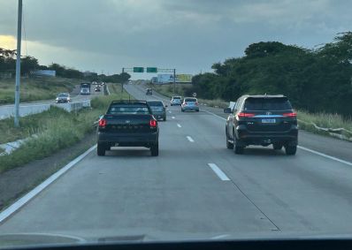 Rodar com o carro sem placa não é permitido