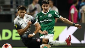 Palmeiras e Corinthians durante o jogo do Paulistão