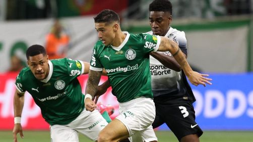 Palmeiras e Corinthians durante o jogo do Paulistão