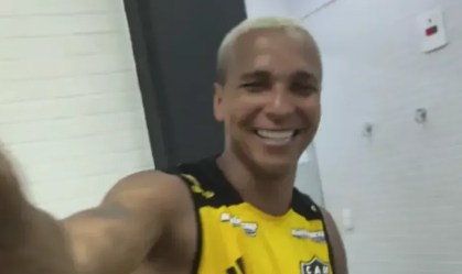 Atlético-MG: De saída, Deyverson chora ao se despedir de elenco