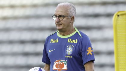 Dorival Júnior durante treino da preparatório da Seleção Brasileira para as Eliminatórias da Copa do Mundo 2026