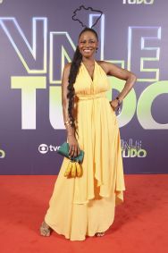 Atriz Edvana Carvalho, que interpreta Eunice, na festa de lançamento do remake de &quot;Vale Tudo&quot;