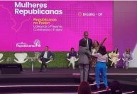 Mulher interrompe evento do Republicanos e cobra Hugo sobre anistia do 8/1