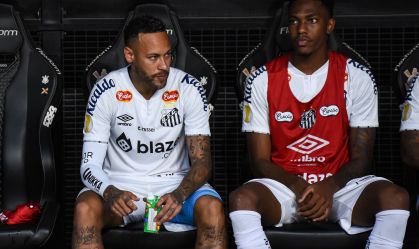 Neymar: Recuperação de possível lesão pode levar até 6 meses, diz médico
