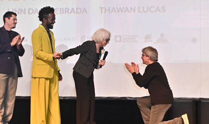 "Vitória": Fernanda Montenegro vai à pré-estreia de novo filme em SP