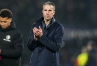 Técnico do Feyenoord, Van Persie acredita em virada na Champions League