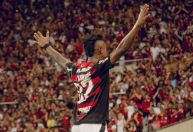 Com brilho de Bruno Henrique, Flamengo vence Vasco e vai à final do Carioca