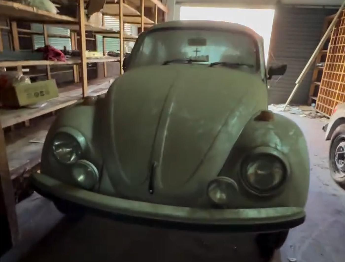 Fusca 1996 Itamar foi mantido fechado por mais de 30 anos no local • Reprodução