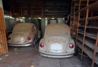 Carros 0km são encontrados após ficarem 20 anos esquecidos em loja