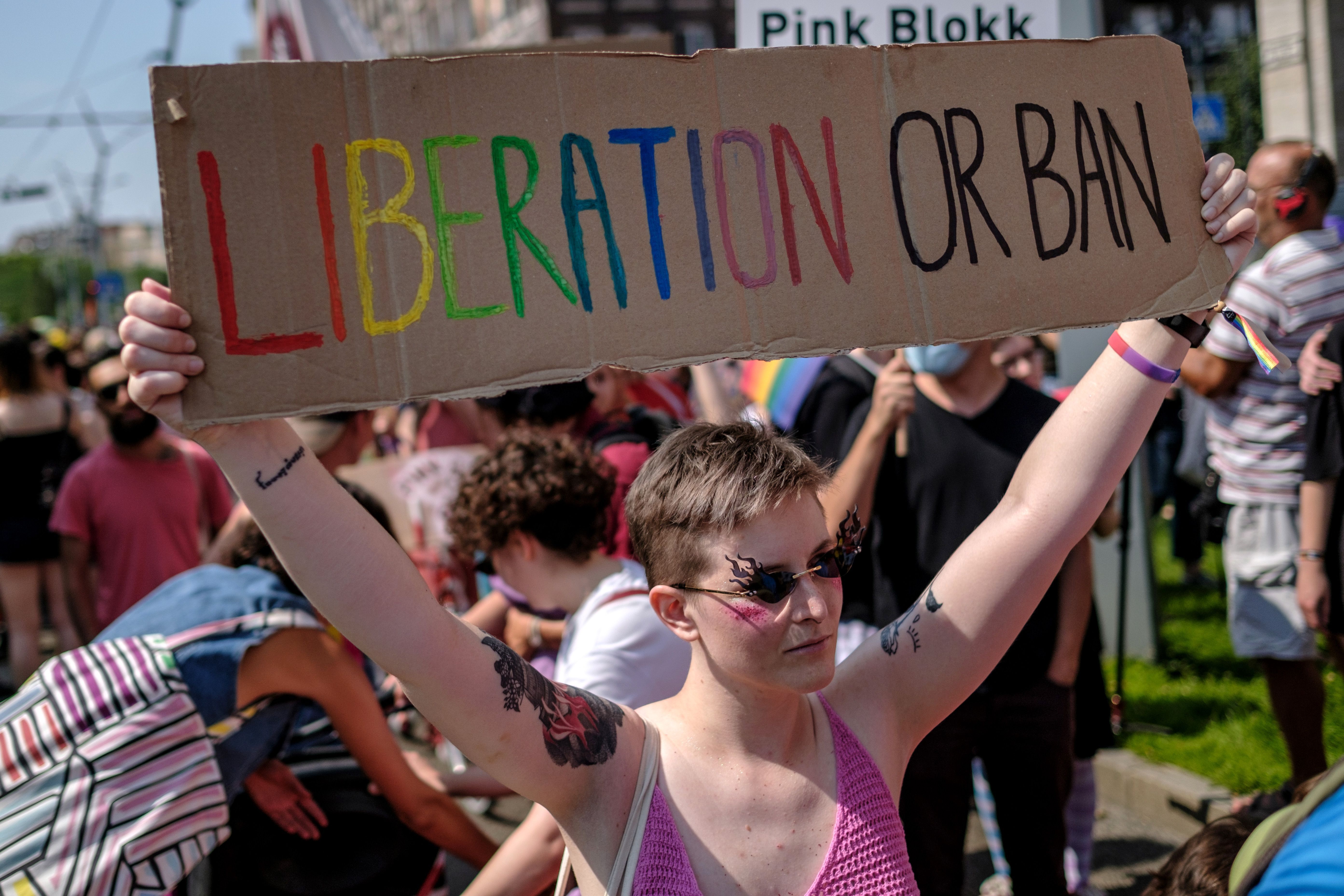 Marcha do Orgulho de Budapeste acontece tendo como pano de fundo a campanha anti-LGBT do governo húngaro