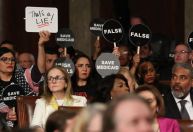 “Mentira”, “Isso não é normal”: democratas protestam durante fala de Trump