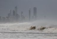Raro ciclone na Austrália já deixa mais de 80 mil sem luz enquanto avança