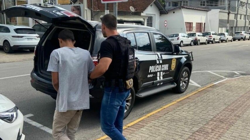 Golpe do tapeceiro_homem vendia falso serviço de reforma em GO