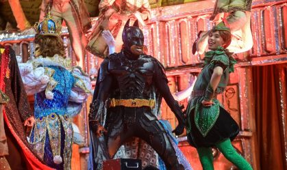 Em desfile, Império de Casa Verde questiona o "real" das obras de ficção