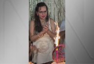 Em casa, jovem baleada pela PRF no RJ comemora aniversário de 27 anos