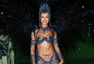 Modelo Irina Shayk estreia no Carnaval em desfile da Beija-Flor