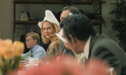 "Tem que assistir procurando pistas", diz Nicole Kidman sobre "Holland"