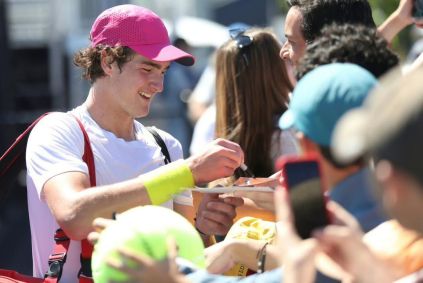 João Fonseca durante preparação para partida contra Learner Tien, no Miami Open