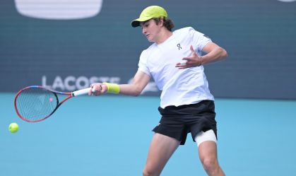 João Fonseca durante disputa com De Minaur no Miami Open