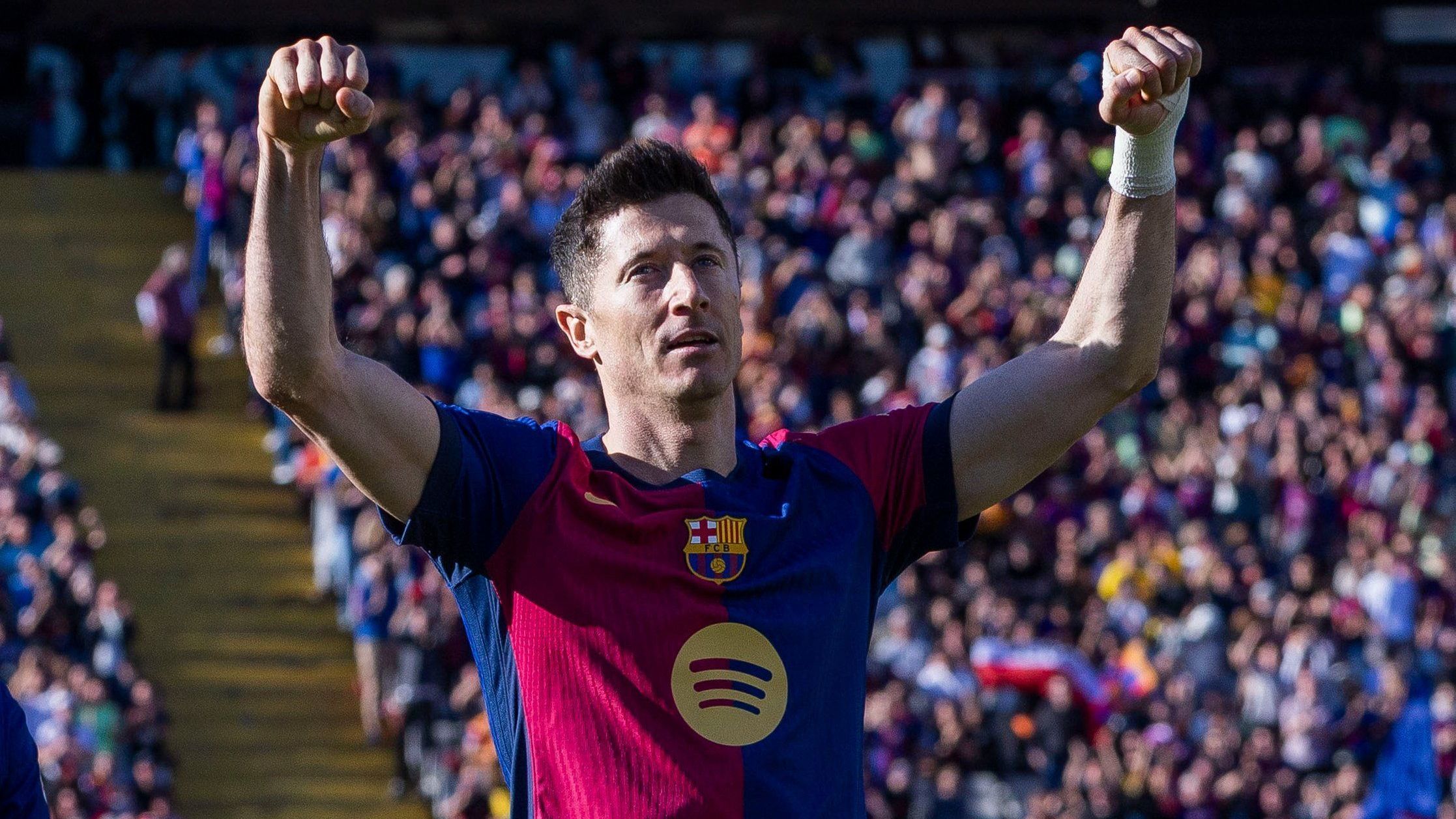 Lewandoski comanda vitória do Barcelona